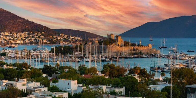 2 bin 611 kisi bir anda bodruma akin etti 2RH43kKA