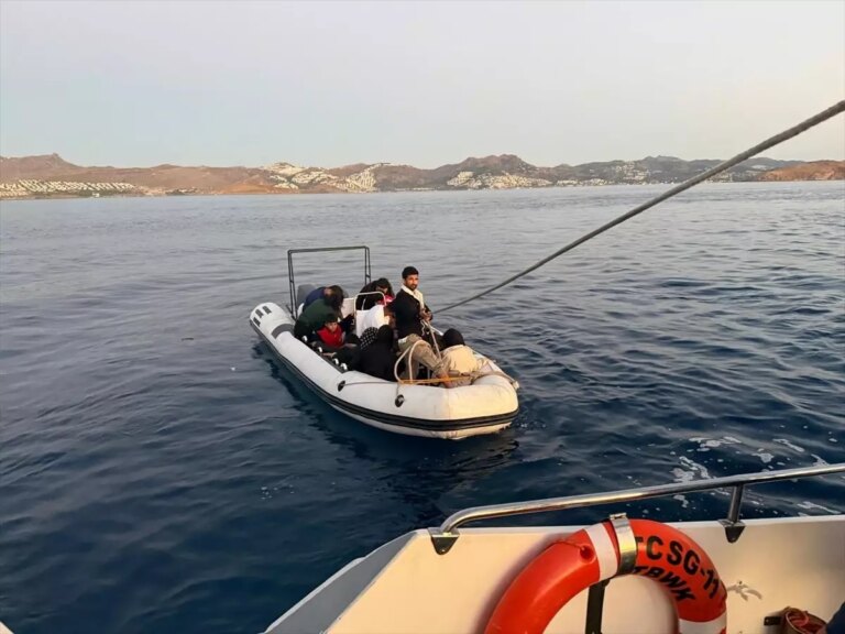 bodrum aciklarinda 17 duzensiz gocmen yakalandi rNvw6eJJ