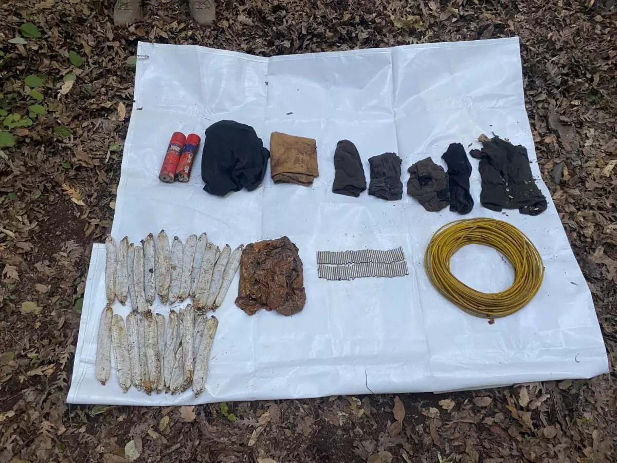 dortyolda jandarma operasyonu pkkya ait patlayicilar ele gecirildi dVjOsIIx