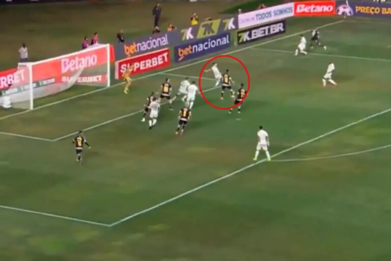 galatasarayin kovar gibi yolladigi futbolcu ilk macinda topukla gol atti vIr9QTNH