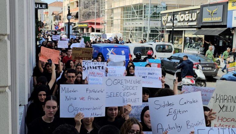 sakaryada ogretmene darp 2 kisi gozaltina alindi CRHuCZ5i
