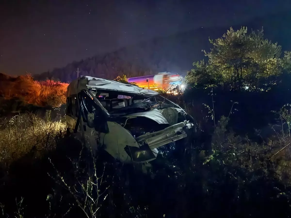 taraklida minibus devrildi surucu yaralandi aHOQR5Sg