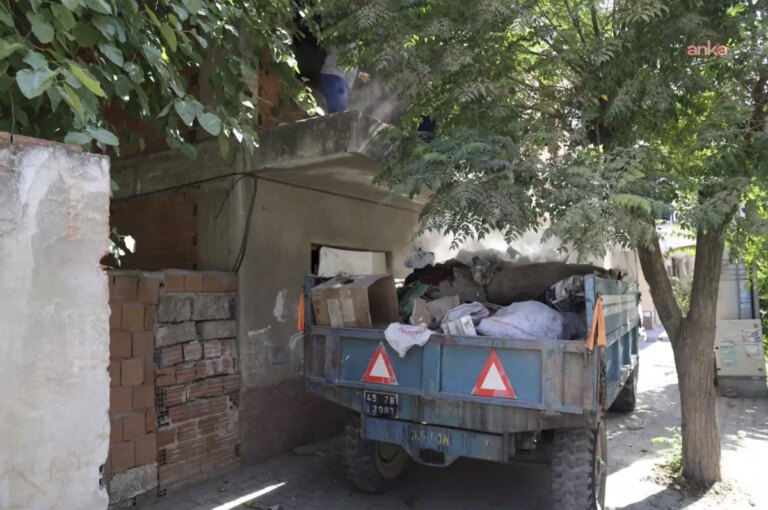 turgutluda cop ev temizligi 15 traktor dolusu atik cikarildi Hpmxz9MG