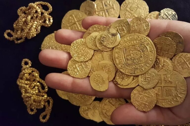 batan geminin enkazindan 1 milyon dolarlik hazine cikarildi para dalgiclara verilecek cMdJPbsl