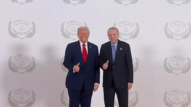 cumhurbaskani erdogan ile trumptan misirda aile fotografi jdI2USzV.webp