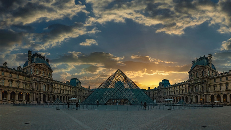 dunyanin gundemine oturmustu louvre muzesi kapilarini yeniden acti fKsOXPR4.jpg