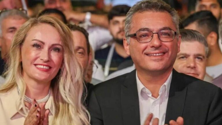 ertugrul ozkok arkadasim sordu bu fotograf sana bir seyi hatirlatiyor mu MhMV5aWO.jpg