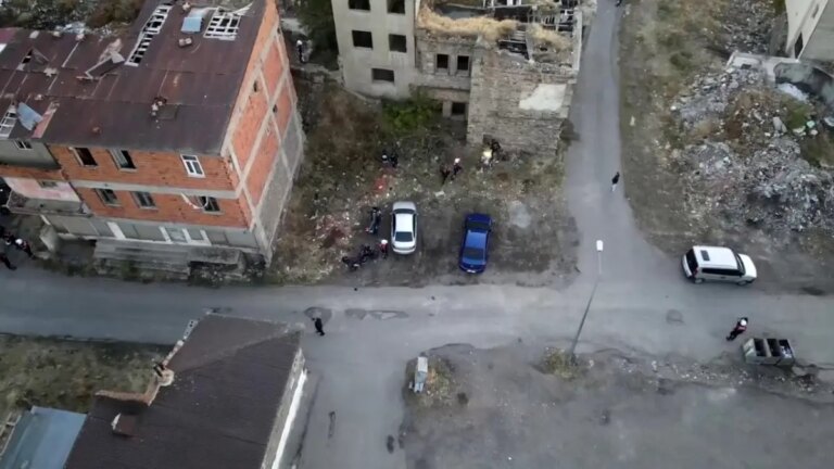 erzurumda metruk binalara operasyon HH513lAx.jpg