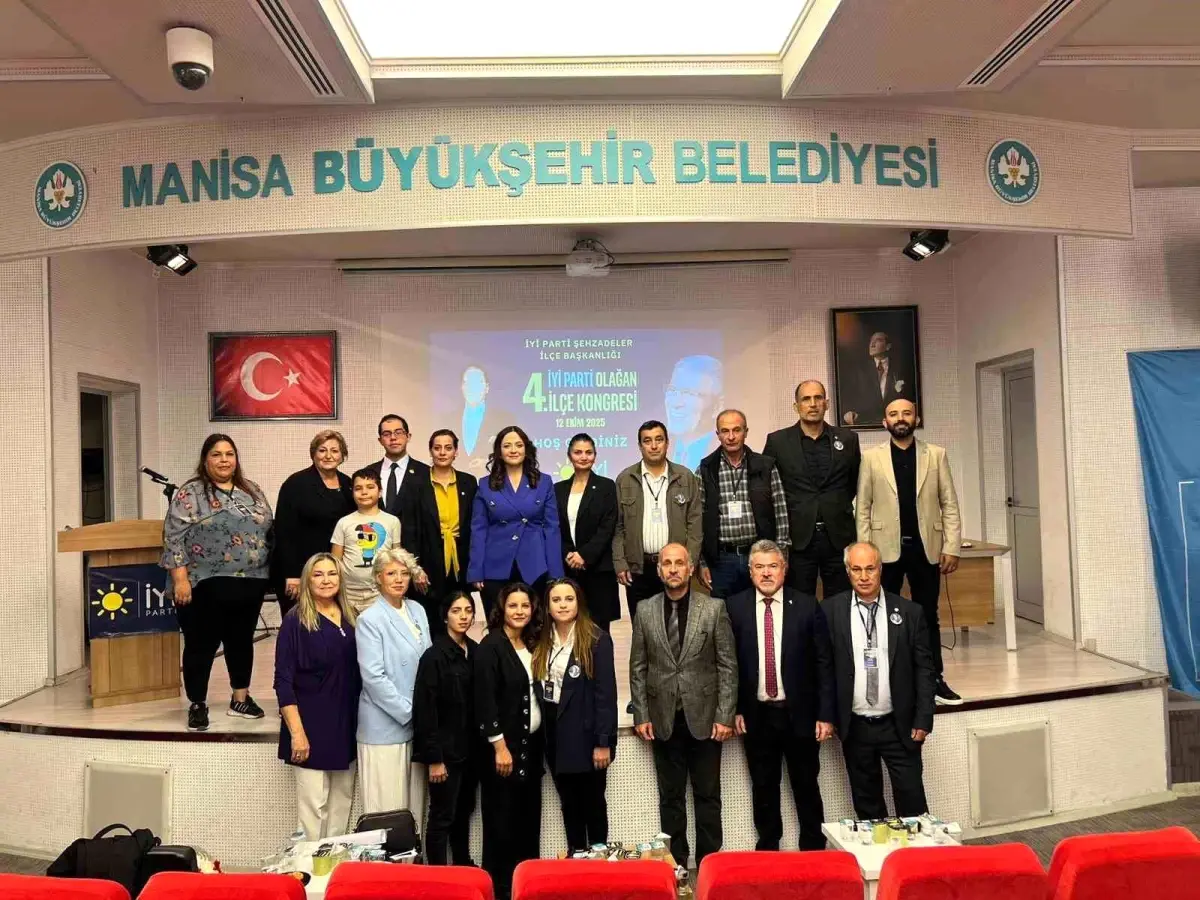 iyi parti sehzadeler ilce kongresinde gozde akcakin aytac guven tazeledi WPAFip3n.jpg