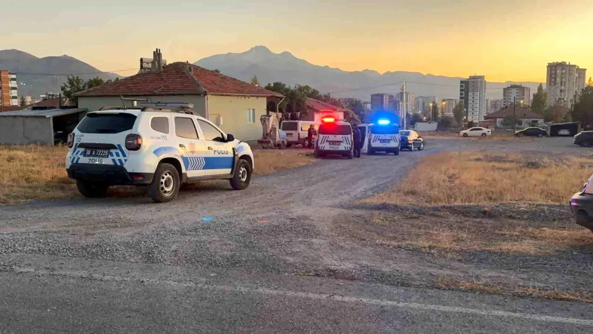 kayseride baba ve ogul tufekle yaralandi eWO9TDXK