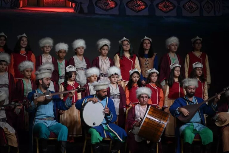 koklu gecmisten guclu cumhuriyete toreni u2cPRI11.jpg