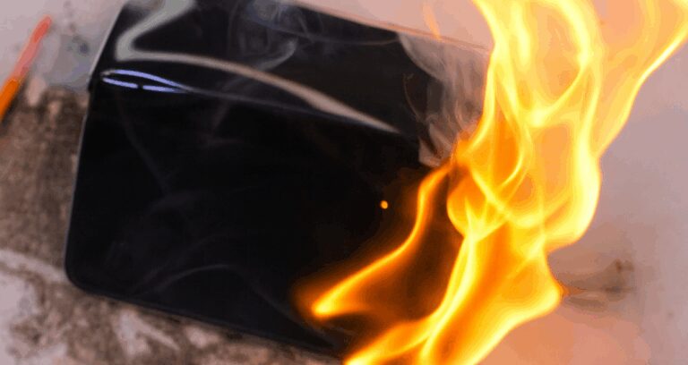 populer markanin katlanabilir telefonu alev aldi katlanirken patladi yPJeNQx9.jpg