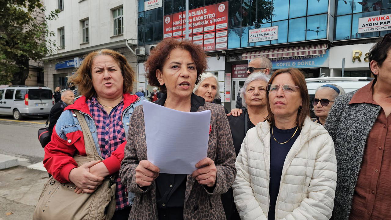 zonguldak chp merkez ilce kadin kollari yoneticisi ve uyesi 10 kadin gorevlerinden istifa etti KNL6gTtT.jpg
