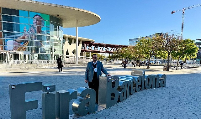 baskan demirden barcelonadaki fuarda smart torbali mesaisi H8k9eGlb.jpg