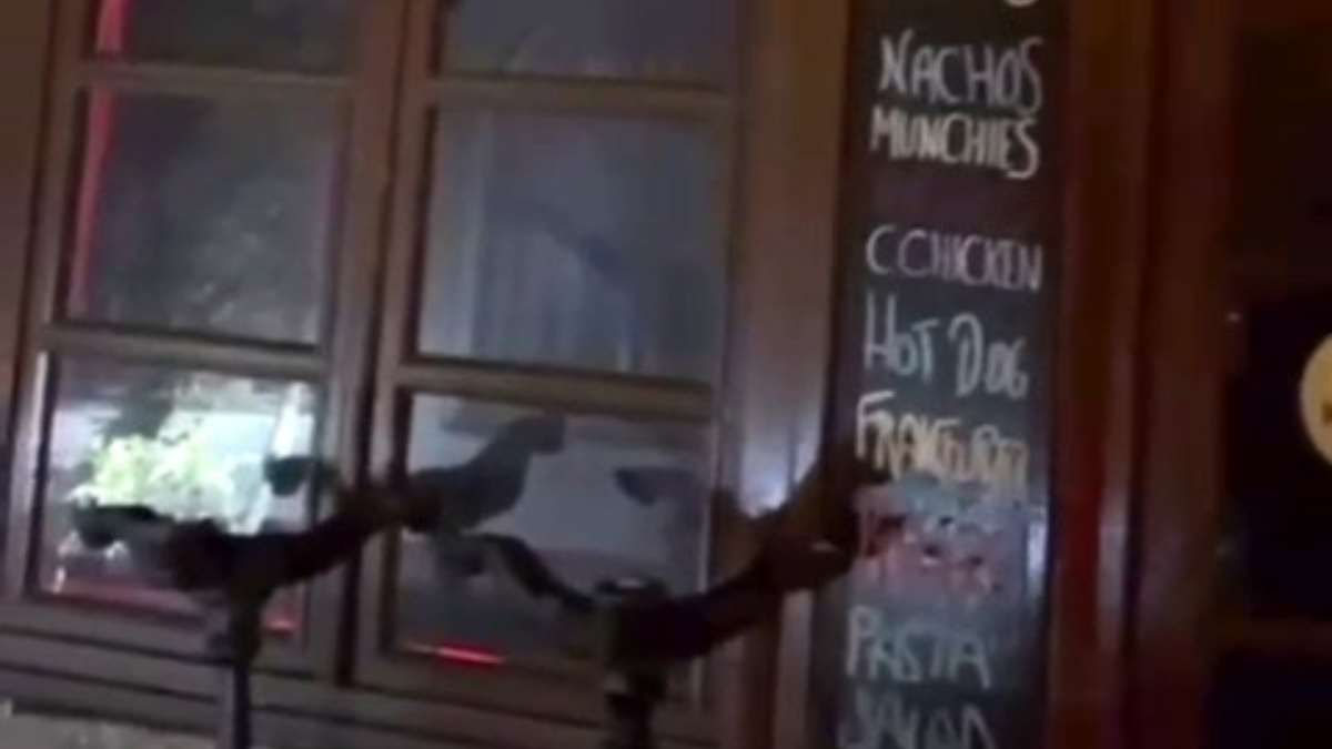 izmirde eglence mekanina silahli saldiri enaU5zmf.jpg