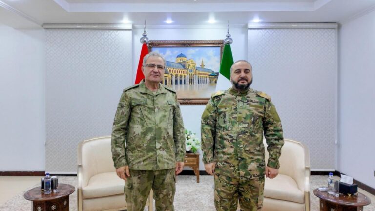 kara-kuvvetleri-komutani-orgeneral-tokel-samda-suriye-savunma-bakaniyla-gorustu-nmb5UWIf.jpg