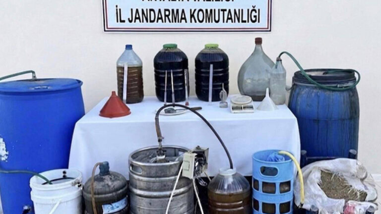 800-litre-kacak-alkol-ele-gecirildi-GmXb3p2R