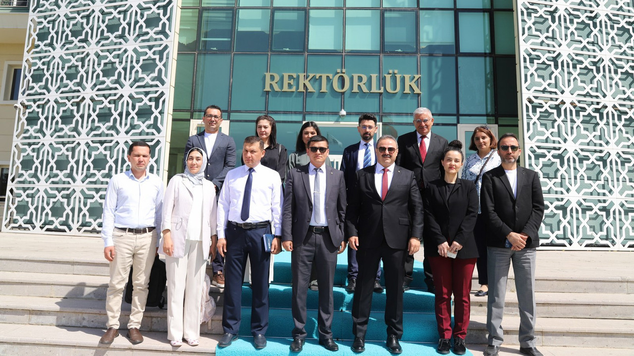 aksaray-universitesi-ozbekistanla-tip-alaninda-is-birligi-protokolu-imzaladi-ItgXRKAv