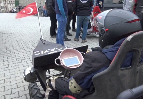 artvinde-hurda-malzemelerden-uretilen-araclarla-yaris-heyecani-jfSW8zcT