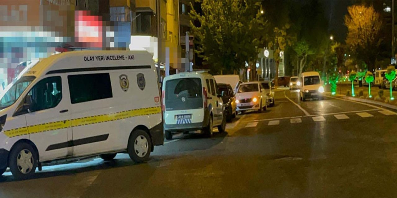 Cadde Ortasında Bıçaklı Saldırı: Husumetlisi Yaralandı