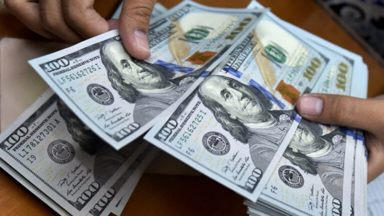 dolar-ve-avro-haftaya-yukselisle-basladi-sPhaaeeW