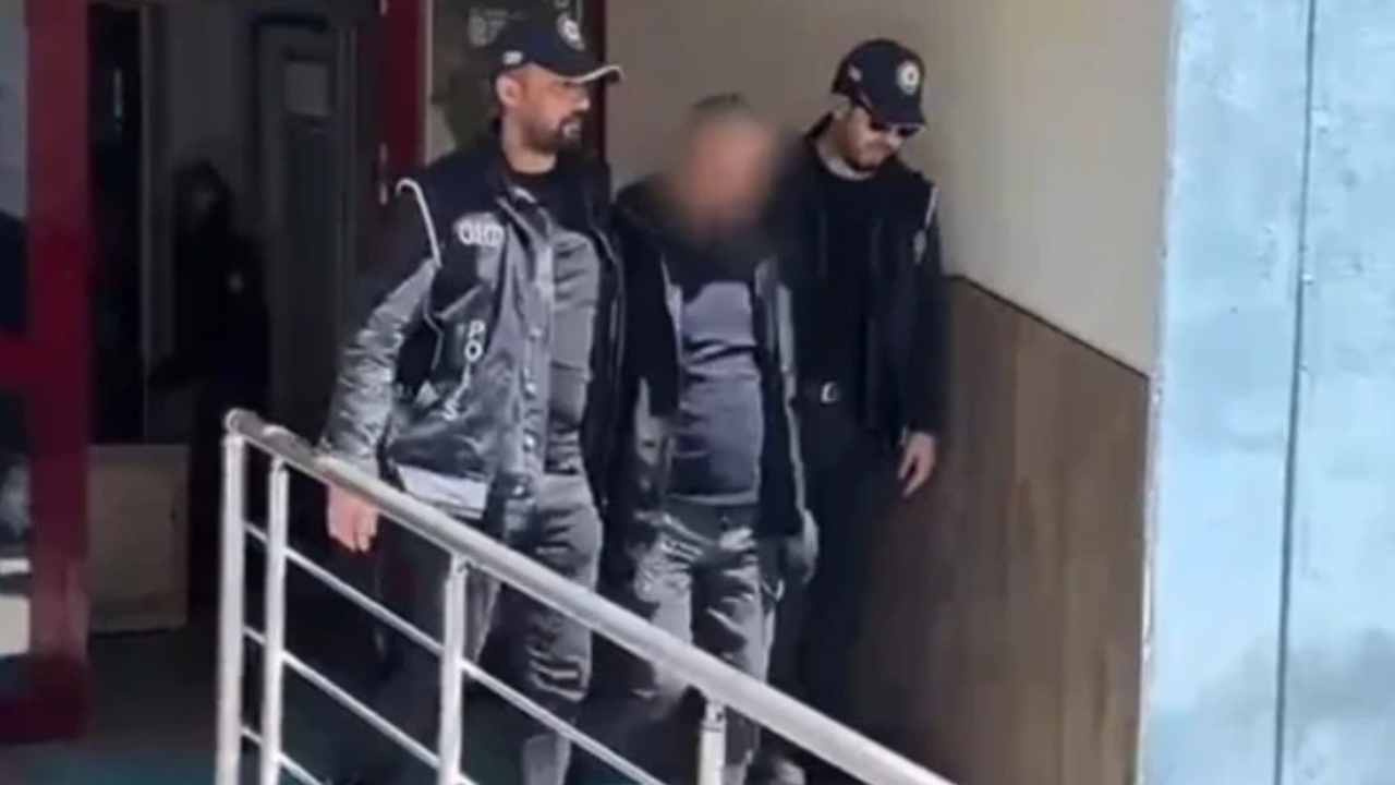durdurulan-aractan-10-kacak-gocmen-cikti-adqxhPe9