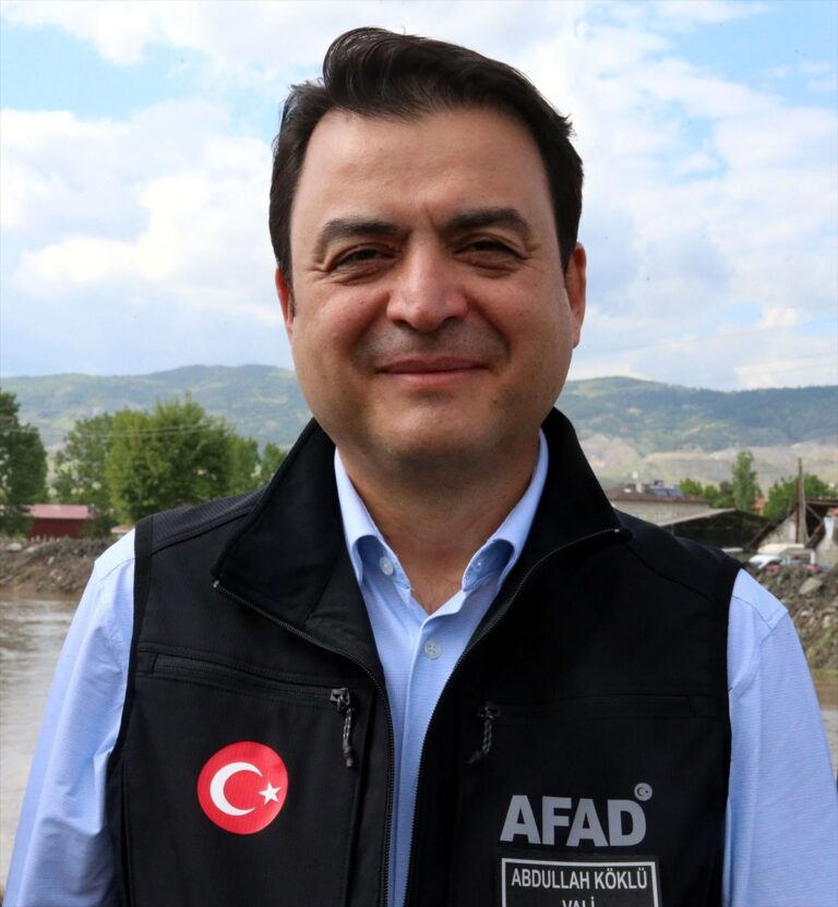 tokat-valisi-koklu-yesilirmaktaki-taskin-riskine-karsi-turhalda-incelemelerde-bulundu-TshrGRqM