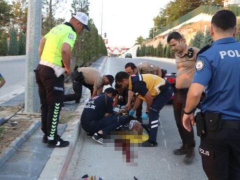 Elektrikli bisiklete carpip kacti agir yaralanan surucu yasam mucadelesi veriyor FzDNs6XC